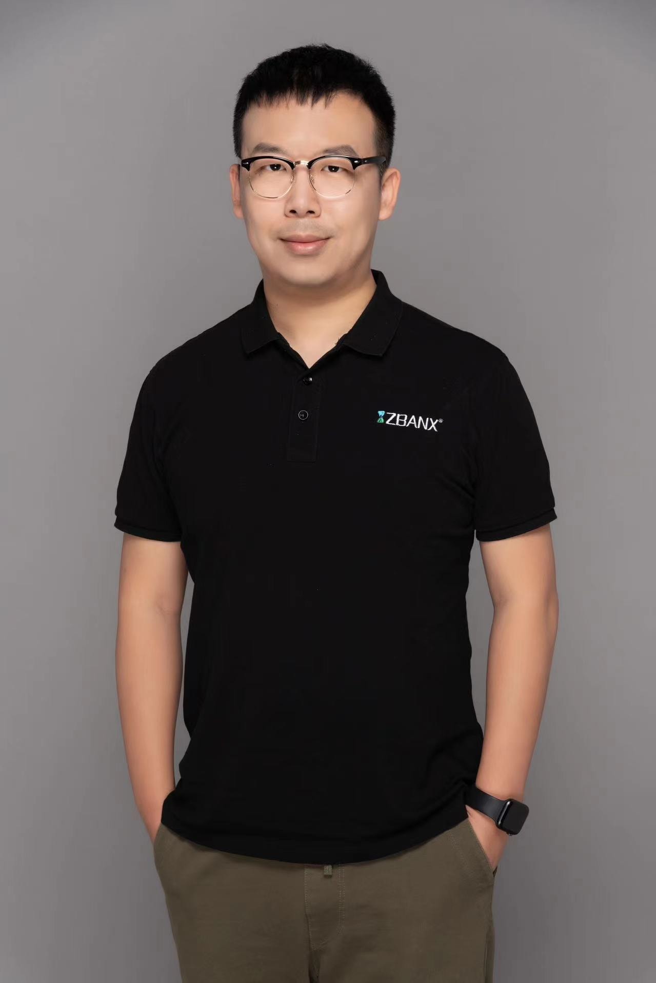 Yue Peng, Founder & CEO of ZBANX. Focused on Chinese brand globalization, cross-border growth, influencer marketing, data attribution, and AI-driven CMO decision systems.